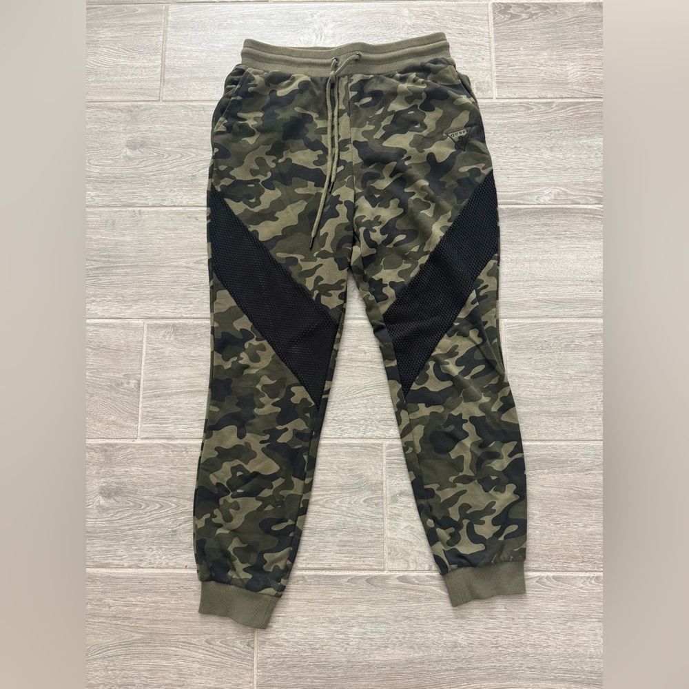 GUESS Camouflage Jogger Pants